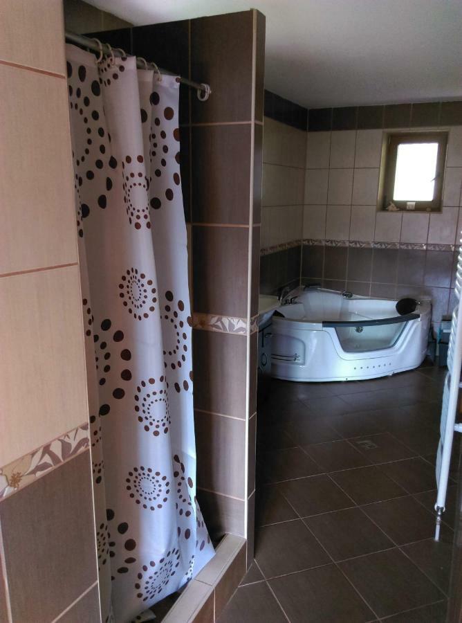 Apartman Pod Kalvariou - Rodinny Dom Banska Stiavnica Ngoại thất bức ảnh